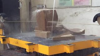 Automatische 5-Achsen-CNC-Diamantdrahtsägemaschine zum Schneiden und Formen von Granit-Marmorblöcken