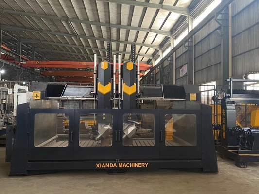 Qualität  Xianda 4 Axis High Precision CNC Carving Machine With 0.02mm Positioning Accuracy And 5.5KW Spindle Power usine