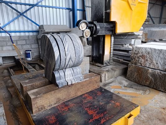 CNC-Steuerung Diamantdrahtsäge mit hoher Schneidegenauigkeit und Vierspindelverbindung für das Steinschneiden