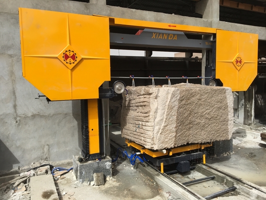 Stein-Diamant-Drahtsäge-Maschine zum Quadratisieren von Blöcken und zum Schneiden von Platten