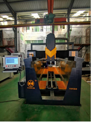 Hochpräzision 4-Achsen-CNC-Säulen-Schnitzmaschine 7,5 kW