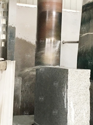 Hochgenaue Schneidmaschine mit Vierzylinder-Gantry-Steinmaschine für Platten