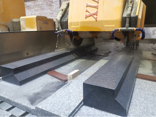 Hochtiefe CNC-Steinkante Schneidmaschine Hochgeschwindigkeit für Marmor