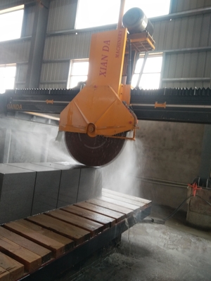 Effiziente Schwermaschine mit Mittelblockbrücke