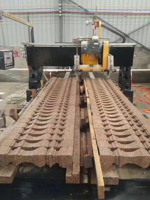 Effiziente Schneidmaschine für die lineare Profilierung von Steinmaterial