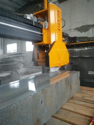 Maschine zum Schneiden von mittleren Blöcken für dicke und quadratische Platten