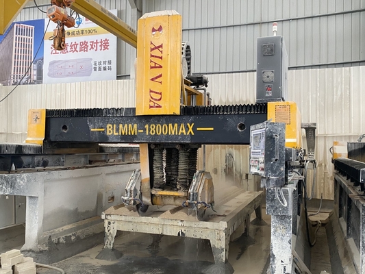 Steinprofilschneidemaschine mit Doppelbalkenbrücke Linearschneiden und Fräsen