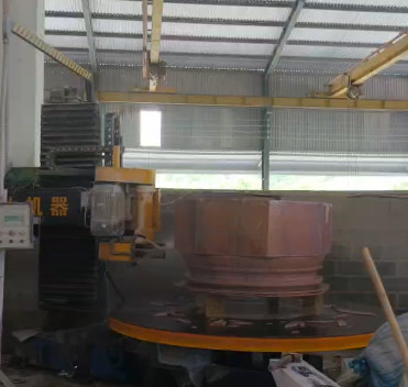 Präzisionsmaschine zur Profilierung von Metallsäulen mit einer Leistung von 12,5 kW / Geschwindigkeit