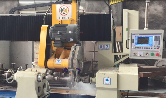 CNC-Zwei-Pc-Balluster-Schneidemaschine mit einfacher und praktischer Struktur