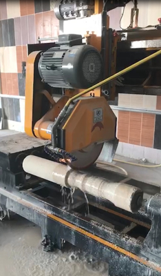 CNC-Zwei-Pc-Balluster-Schneidemaschine mit einfacher und praktischer Struktur