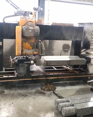 Zwei Stück Baluster-Schneidemaschine für Säulen, Säulenstützen, Säulenkappen, Straßensperren