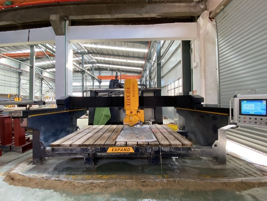 Hochpräzision 4-Achsen-Brücken-Steinplatten-Schneidmaschine für Ventilator-Platten und spezielle geformte Randprofile