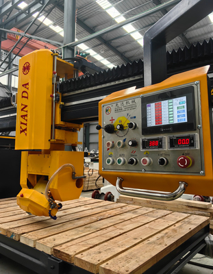 PLC-Integrierte Brückenschneidemaschine mit Neigungswinkel von 0-85° für Platten