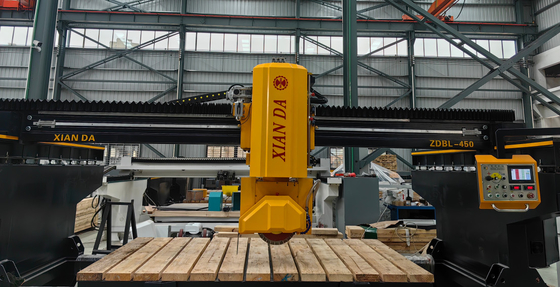 PLC-Integrierte Brückenschneidemaschine mit Neigungswinkel von 0-85° für Platten