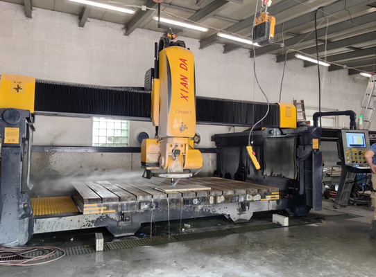 5 Achsen automatische Brückensäge-Schneidmaschine für Granitprofilschneiden
