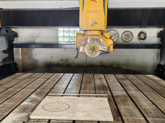 5 Achsen automatische Brückensäge-Schneidmaschine für Granitprofilschneiden