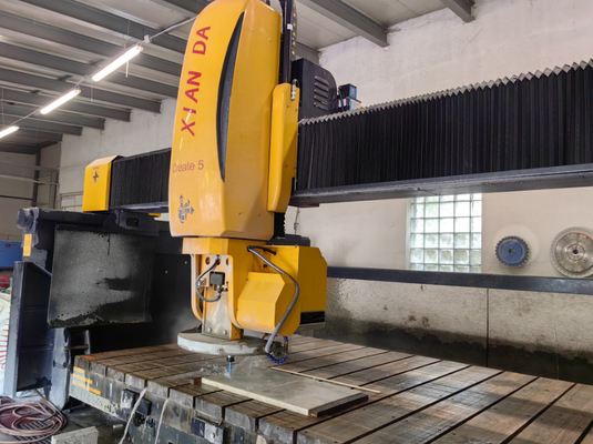 5 Achsen automatische Brückensäge-Schneidmaschine für Granitprofilschneiden