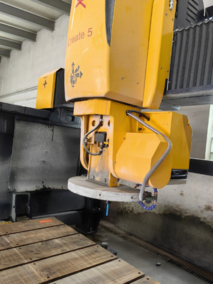 5 Achsen automatische Brückensäge-Schneidmaschine für Granitprofilschneiden