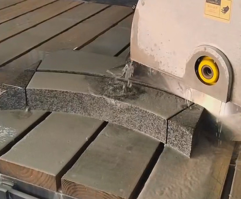 5 Achsen CNC-Brücken-Schneidemaschine für 3D-Sonderformen
