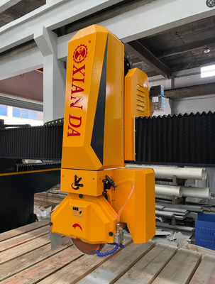 Xianda Brückensäge Schneidmaschine für Profiling automatische Tischbewegung