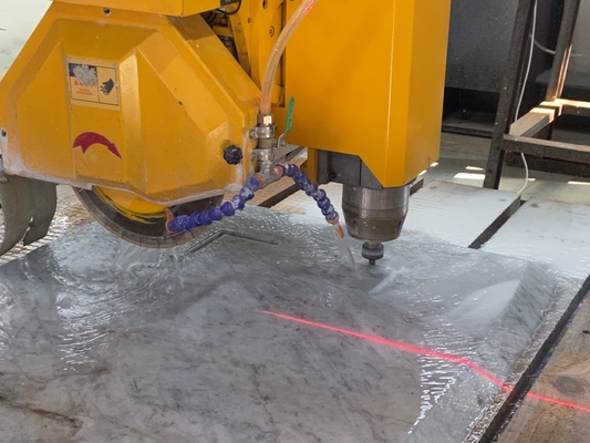 Xianda italienische CNC Multifunktionelle Arbeitsplatte Bearbeitungszentrum 5 Achsen Brücke Säge Stein Schneidemaschine