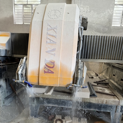Maximaler Hebeschlag 400 mm und 800 kg Schwerlastmaschinen für Stein