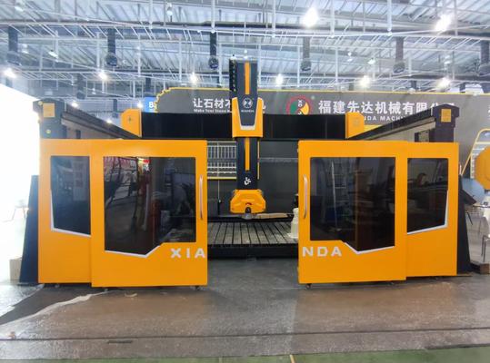 5-Achsen-CNC-Router mit 20 kW BT40 Spindel Wahre 5-Achsen-Synchronsteuerung und Hybrid-Tischdesign für das Präzisionssteinschneiden