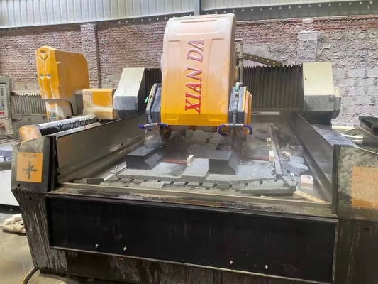 3-Achsen-Linear-CNC-Schneidemaschine mit 220V Stromversorgung, 15kW Hauptmotor und 21,5kW Gesamtleistung für Granitgeländer