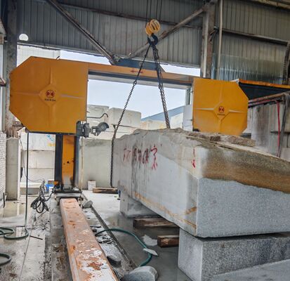 Gantry-bewegliche Hochleistungs-Diamantdrahtsäge mit maximaler Bearbeitungsgröße von 3500*3500*2200mm und CNC/PLC-Steuerung für hochpräzises Steinschneiden