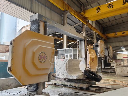 4-Achsen CNC Diamantdrahtsägemaschine mit 360° Servo-Drehtisch