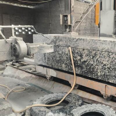 Xianda Neue CNC-Diamantdrahtsäge mit Motor, Getriebe, CE-Zertifizierung, 380V/50Hz, 11KW, 6000kg zum Steinschneiden