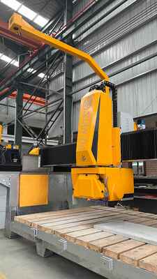 4-Achsen Intelligente Brückensteinsäge mit 600mm Sägeblatt, High-End CNC-System für die Bearbeitung von Granit- und Marmorplatten