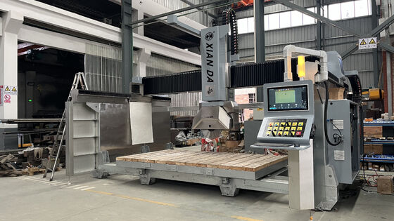 5-Achsen-Brücke Stein Schneider mit italienischen DDX System 900mm Säge Klinge und ±0,1 mm Schneidgenauigkeit