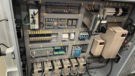 5-Achsen-Brücke Stein Schneider mit italienischen DDX System 900mm Säge Klinge und ±0,1 mm Schneidgenauigkeit