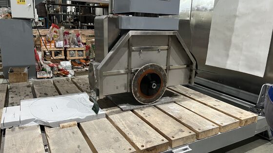 5-Achsen-Brücke Stein Schneider mit italienischen DDX System 900mm Säge Klinge und ±0,1 mm Schneidgenauigkeit