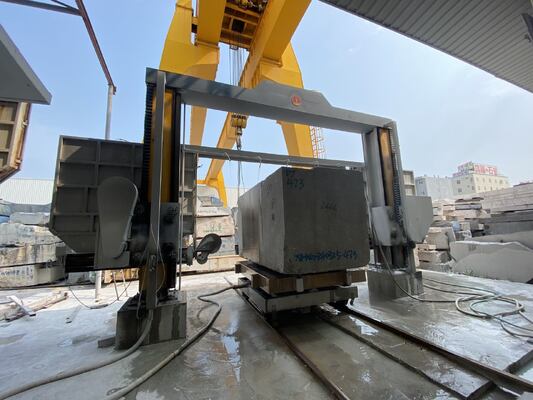 PLC-Steuerung Diamantdrahtsäge mit synchronem Schraubantrieb für das Teilen von Marmor- und Granitblöcken in 3000×3000×1500 mm