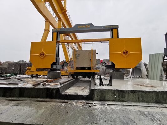 PLC-Steuerung Diamantdrahtsäge mit synchronem Schraubantrieb für das Teilen von Marmor- und Granitblöcken in 3000×3000×1500 mm