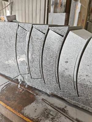 Vertikale CNC-Drahtsäge mit SPS-Steuerung zum Steinschneiden, 4m³/H Wasserverbrauch und 20-50m Drahtlänge
