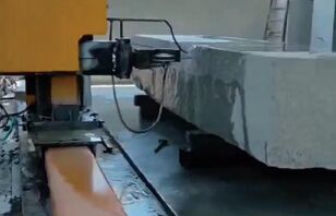 Portal-bewegliche Diamantdrahtsäge mit einer maximalen Bearbeitungsgröße von 3500*3500*2200 mm und CNC/PLC-Steuerung für hochpräzises Steinschneiden