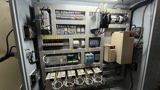 5-Achs-Brückensäge für Stein mit italienischem DDX-System, 900-mm-Sägeblatt und einer Schnittgenauigkeit von ±0,1 mm