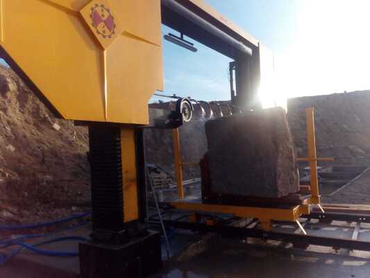 PLC-Steuerung Diamantdrahtsäge Maschine für Granitmarmor mit 3500x3500x1800mm Max Verarbeitung Größe und 15KW Hauptmotor