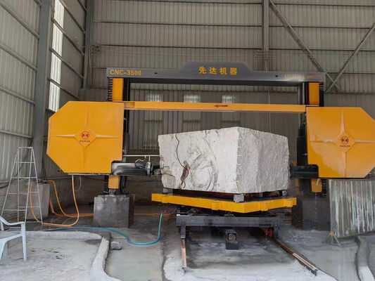 CNC Diamantdrahtsäge mit 360° drehbarem Wagen, 1600 mm Rad Durchmesser und 4 m³/h Wasserverbrauch