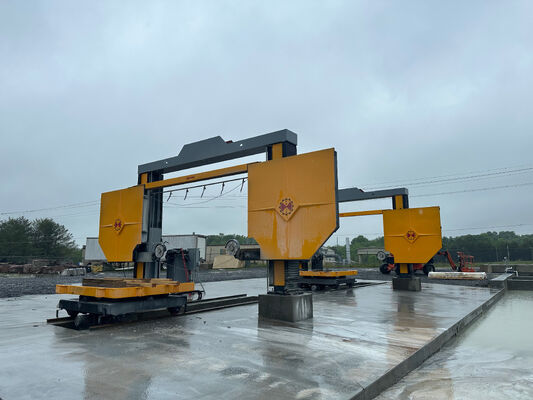 CNC Diamantdrahtsäge mit 360° drehbarem Wagen, 1600 mm Rad Durchmesser und 4 m³/h Wasserverbrauch