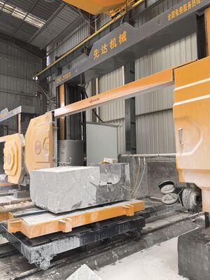 XIANDA CNC-2500SA Hochpräzisions-CNC-Diamantdrahtsäge mit 20 Tonnen Lastkapazität und 360-Grad-Servo-Rotationstisch für Steinprofiling