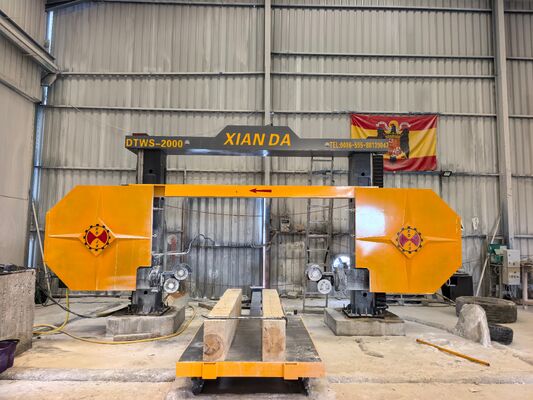 DTWS-2000SA CNC-Diamantdrahtsäge mit hoher Schnittgenauigkeit und 360° Drehung für die Steinprofilierung