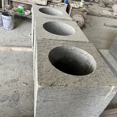 Vertikale CNC-Diamantdrahtsäge mit 360° A-Achsen-Rotation und Dauermagnet-Hauptmotor für 2300 mm Steinprofiling
