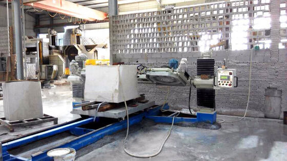 5 Achsen CNC-Diamantdrahtsäge mit 11 kW Hauptmotor für die Verarbeitung von Stein 2600 * 3000 * 1500