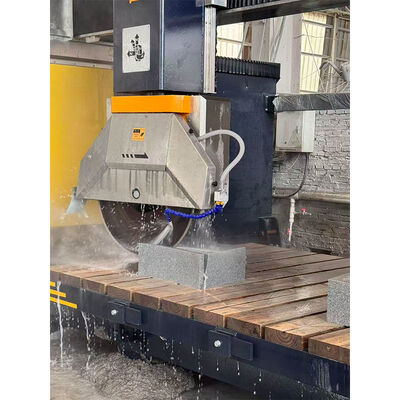 Präzise 5-Achsen-CNC-Brückensägemaschine für portugiesische Marmorschneide- und Steindekorationsprojekte