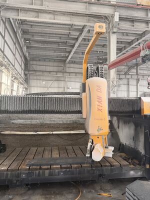 5 Achsen CNC-Brückensäge-Schneidemaschine mit 360°-Blattrotation für die Steinbearbeitung 3200x2000mm