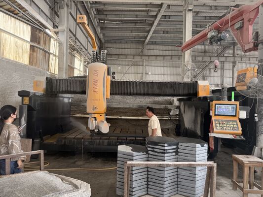 5 Achsen CNC-Brückensäge-Schneidemaschine mit 360°-Blattrotation für die Steinbearbeitung 3200x2000mm